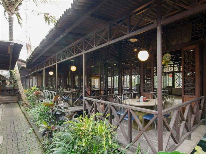 Batu Suki Resort And Hotel Buitenkant foto