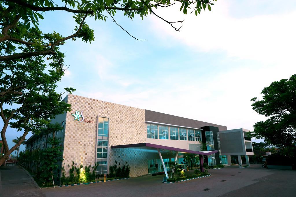 Batu Suki Resort And Hotel Buitenkant foto