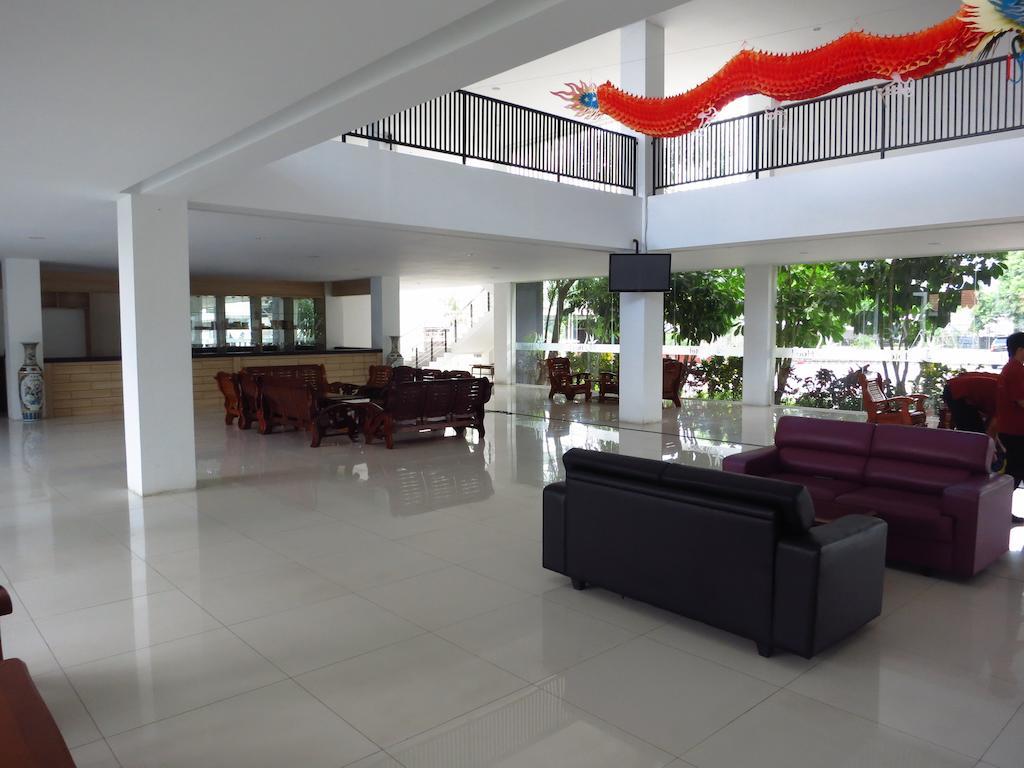 Batu Suki Resort And Hotel Buitenkant foto