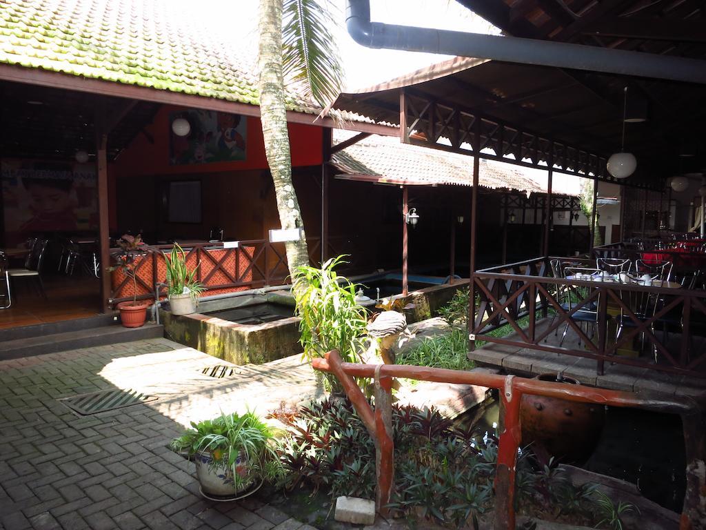 Batu Suki Resort And Hotel Buitenkant foto