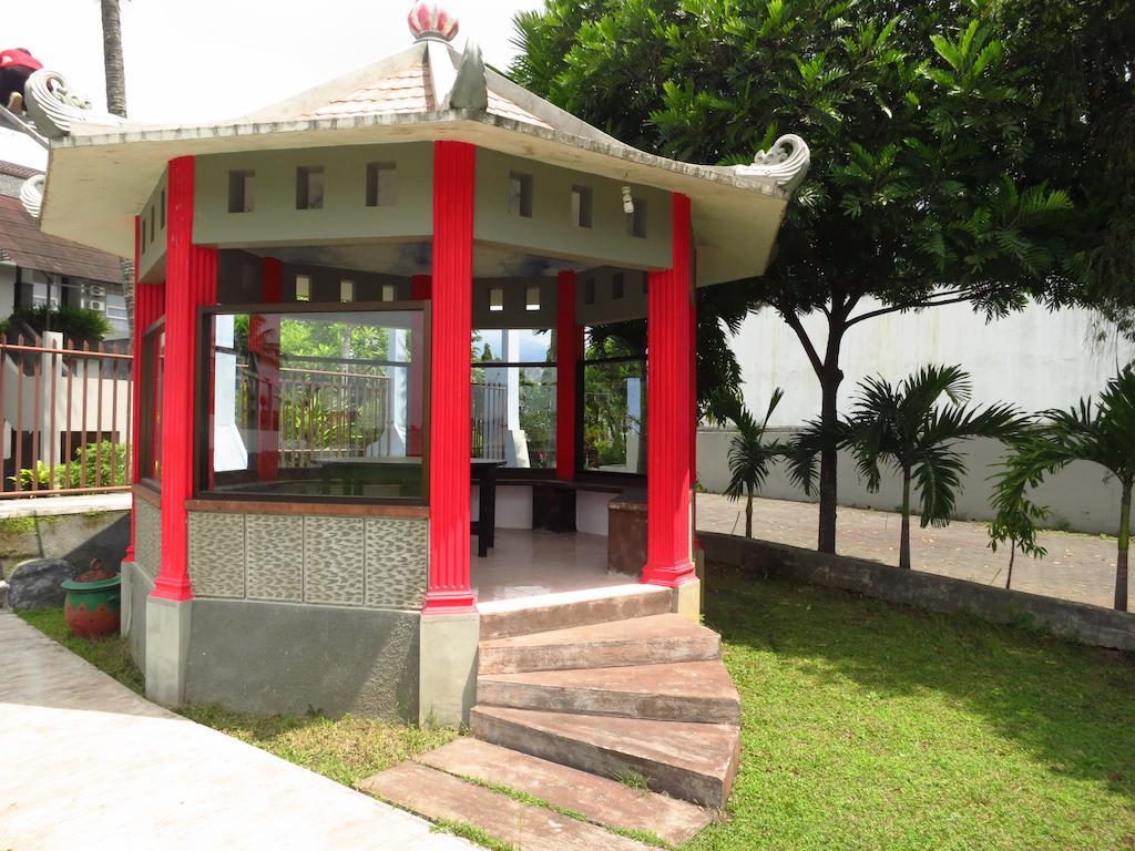 Batu Suki Resort And Hotel Buitenkant foto