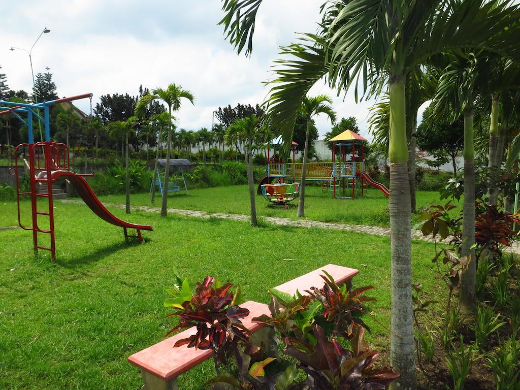 Batu Suki Resort And Hotel Buitenkant foto